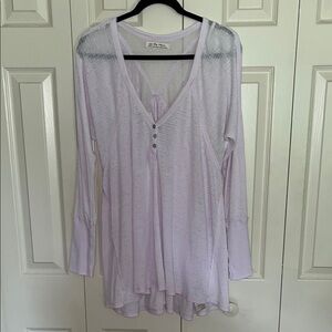 WE THE FREE
Lavender knit top size m, runs large